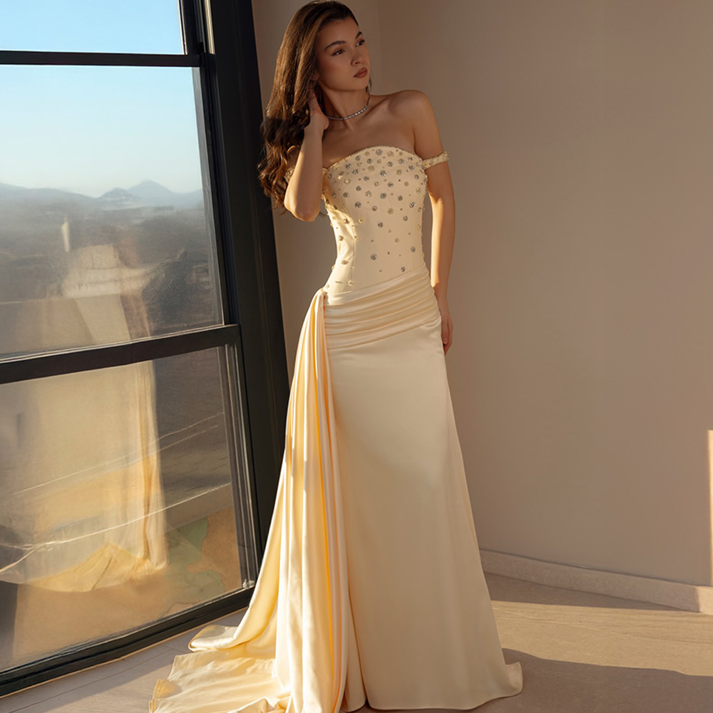 Luxury Crystal and Pearls Vestido De Festa Fashion Pleats Satin Celebrity Gowns Customized Simple Strapless Satin Evening Dress