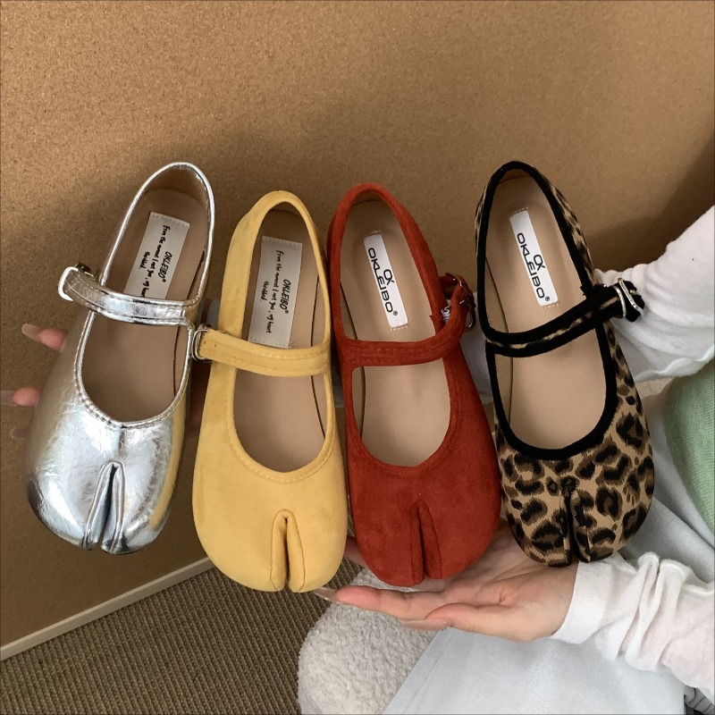 Designer Split Toe Mary Janes Women Buckle Strap Tabi Ninja Shoes Trotter Flats Barefoot Tabis Mocassines Mujer Japan Loafers