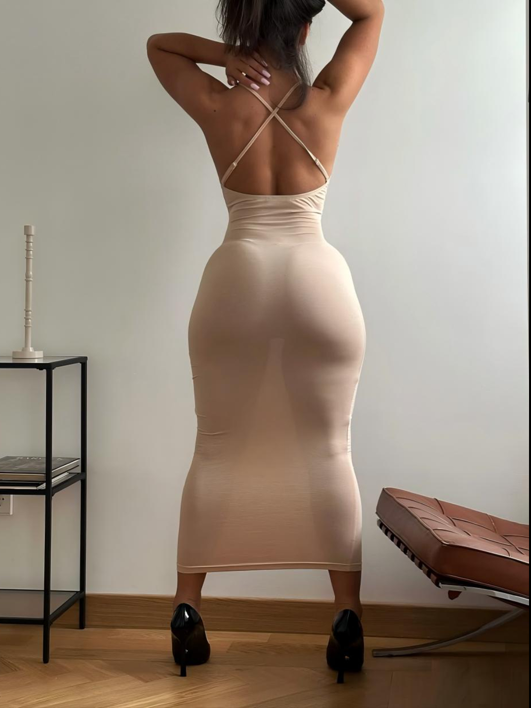 Women’s summer new backless suspender long dress: tailored with a sleek slimming fit, exuding sexy temperament, a chic staple fo