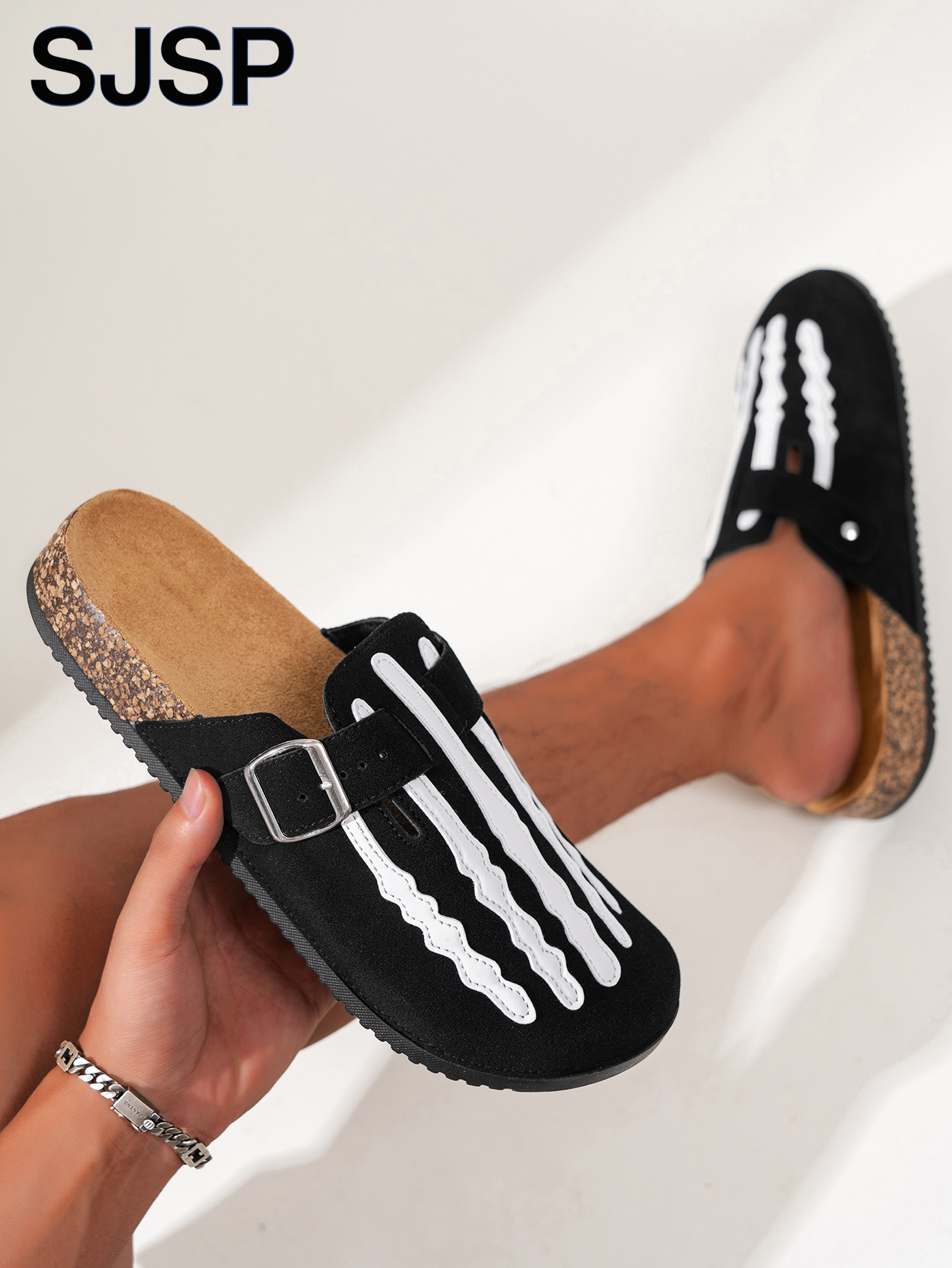 Men's New Half-Slip Halloween Trendy Skeleton Print Slip-On Design Sandals, Closed-Toe Low-Top Buckle Strap Casual Slippers, Suitable for Indoor and Outdoor Wear, Spring, Summer, and Autumn, Unique Street Style Simple Design Sandals, Suitable for Daily Walking, Leisure Vacations
