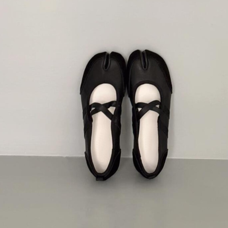 Black Silver Red Ballet Flats Trainers Women Split Toe Ballerina Tabi Walking Sneakers Woman Mary Jane Shoes Footwear Summer