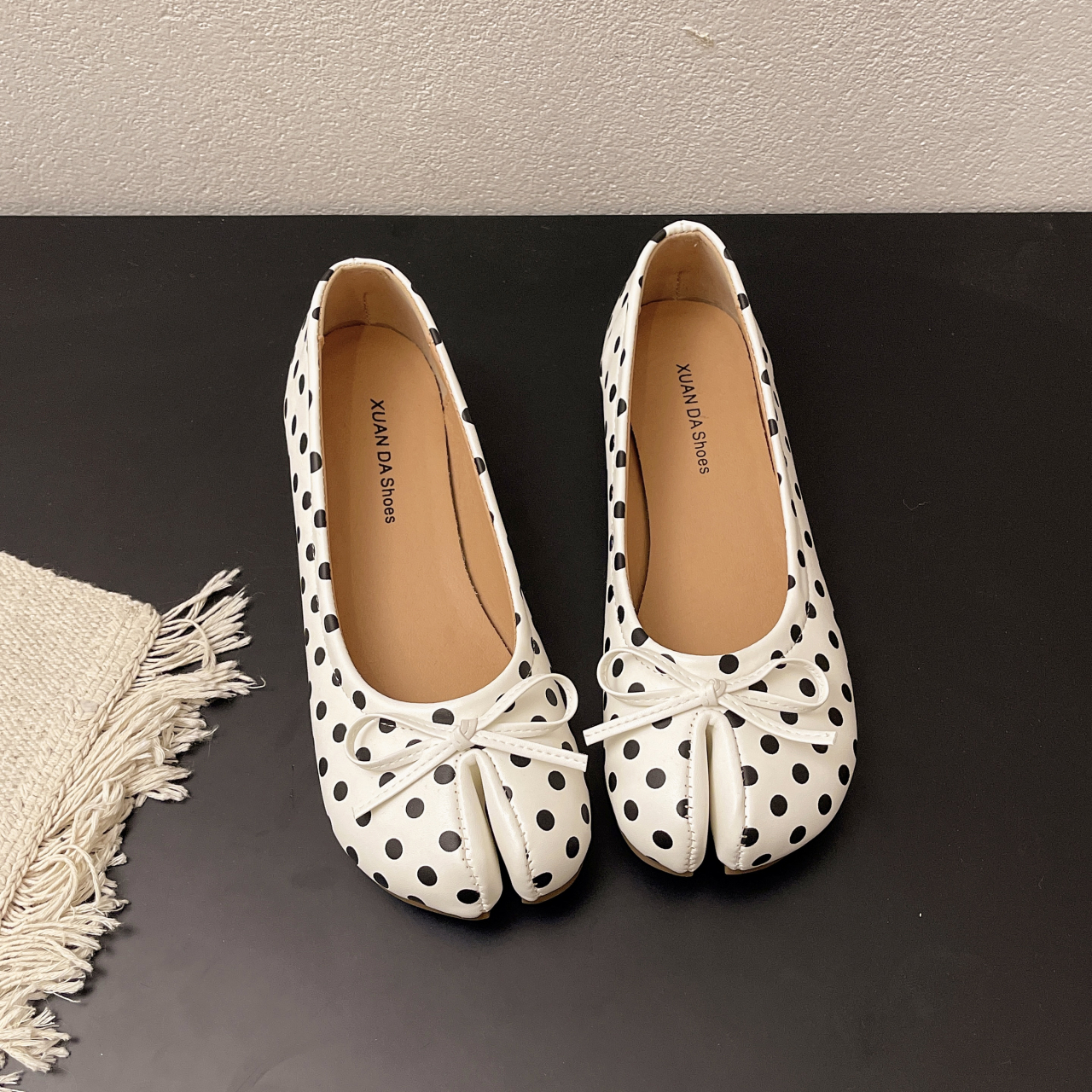 Summer Women's Bowknot Flat Tabi Ninja Shoes Pig Toe Slippers Lazy Person Horse Hoof Shoes Women Split Toe Mocassines Loafers